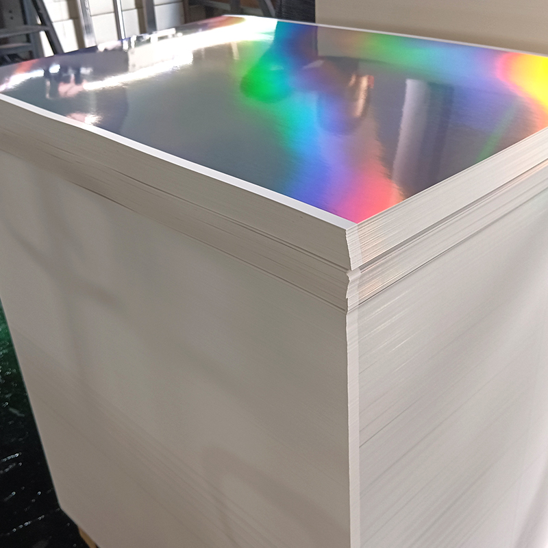Carton holografic solid