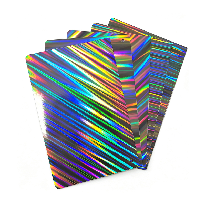 Carton holografic liniar
